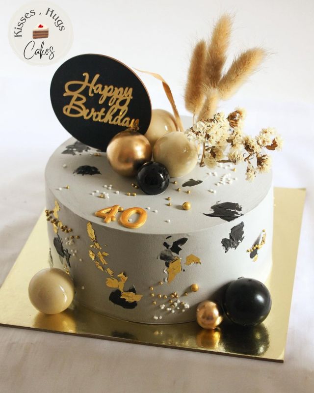 Elegant 40th Birthday Cake – Modern Gold & Black Luxury Celebration Cake