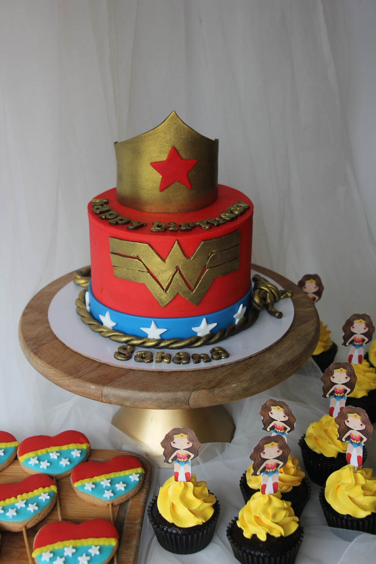 Wonder Woman Theme Birthday Cake